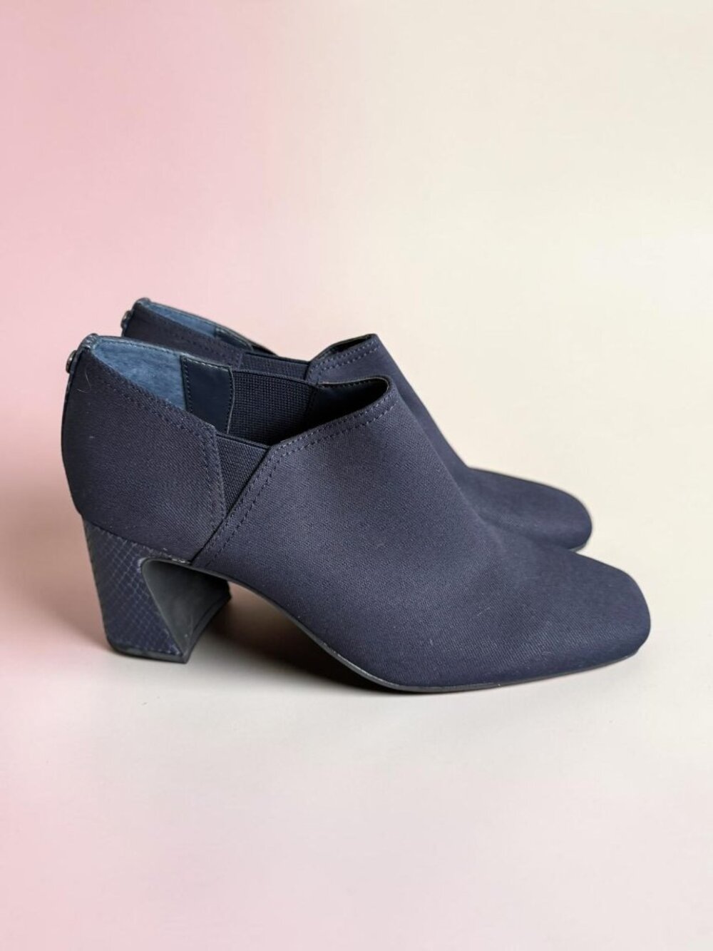 NYDJ Navy Blue ankle Booties Heels Size 8.5